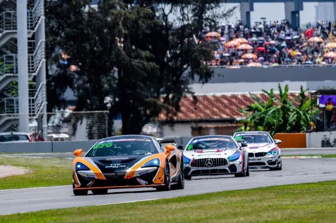 速度与激情！看迈凯伦McLaren燃爆2018China GT赛道！