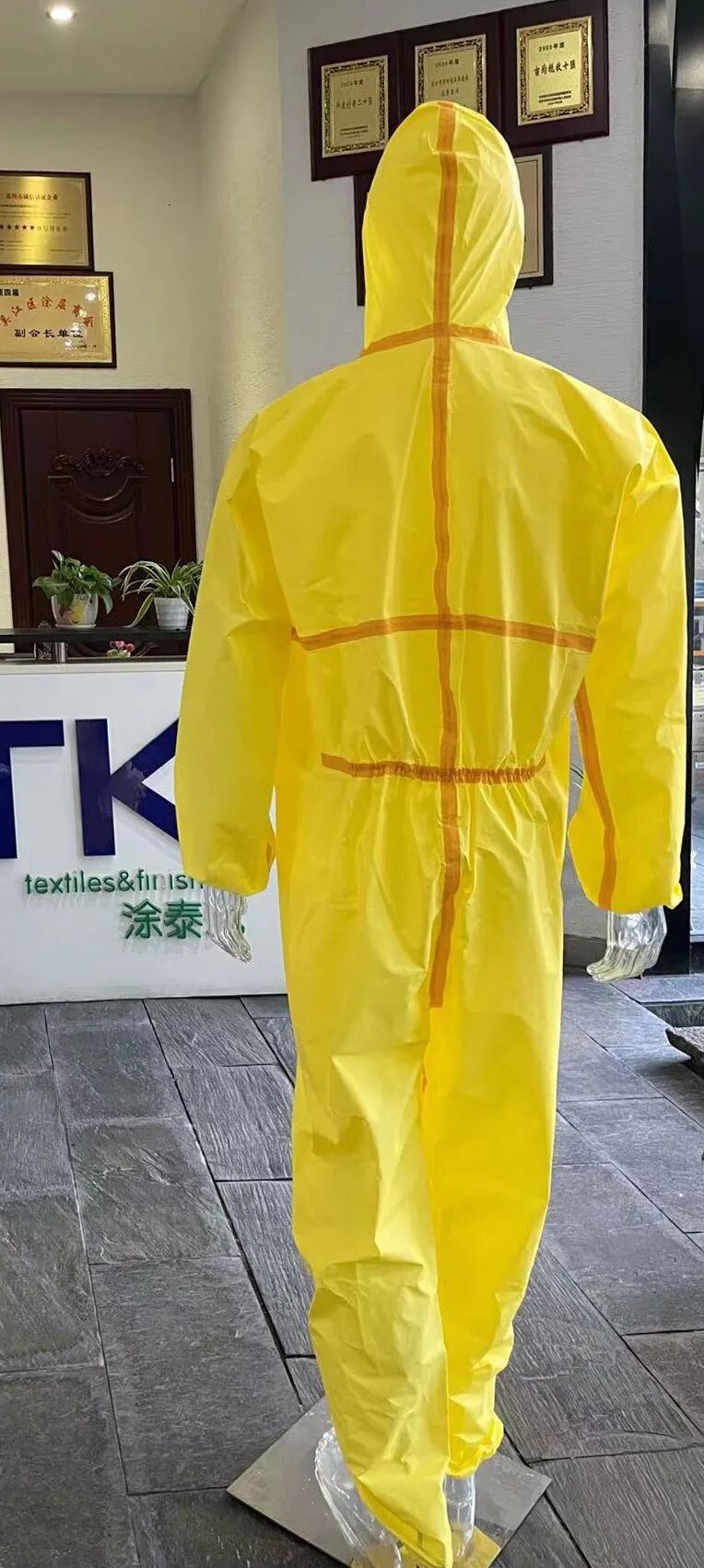 披黄甲，抗病毒 | 防控就是责任，TTK®黄色系抗病毒防化服应运而生！