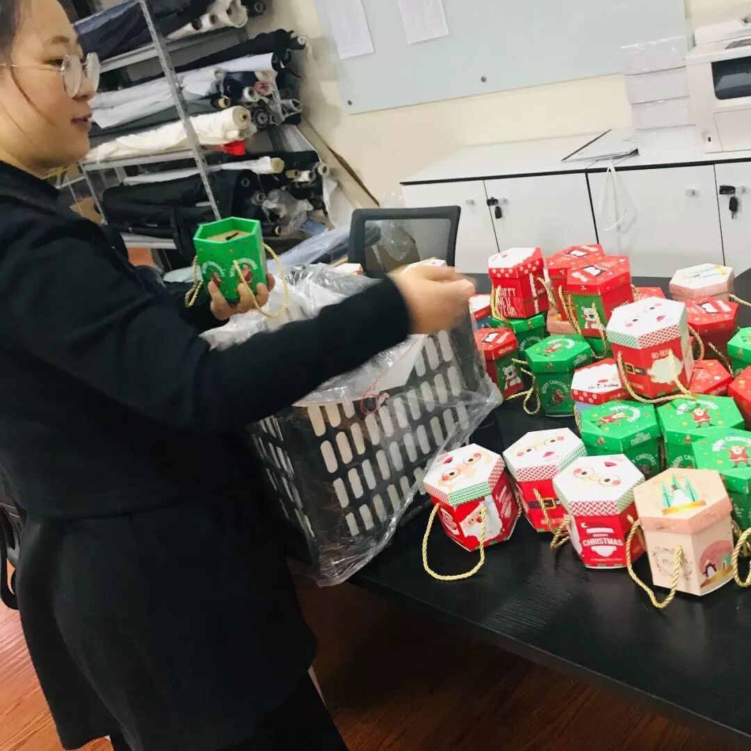 圣诞快乐!请查收这份来自TTK®涂泰克的节日祝福: