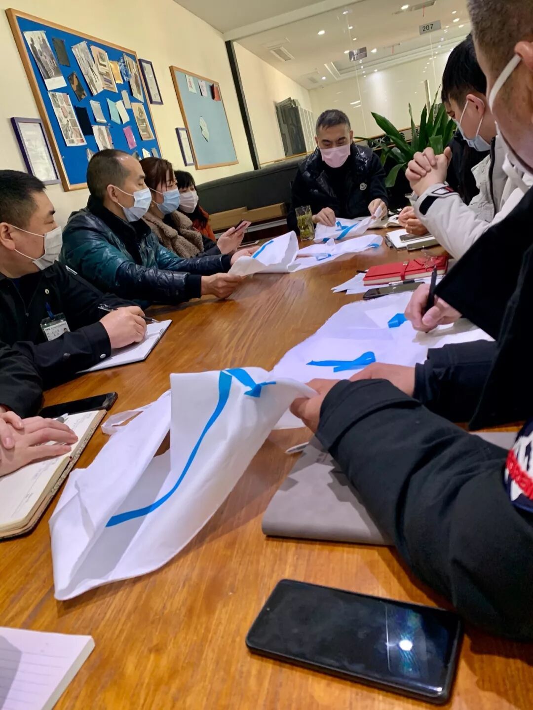 支援前线!TTK涂泰克加急生产捐赠抗菌防护服面料,共克时艰、战“疫”到底!