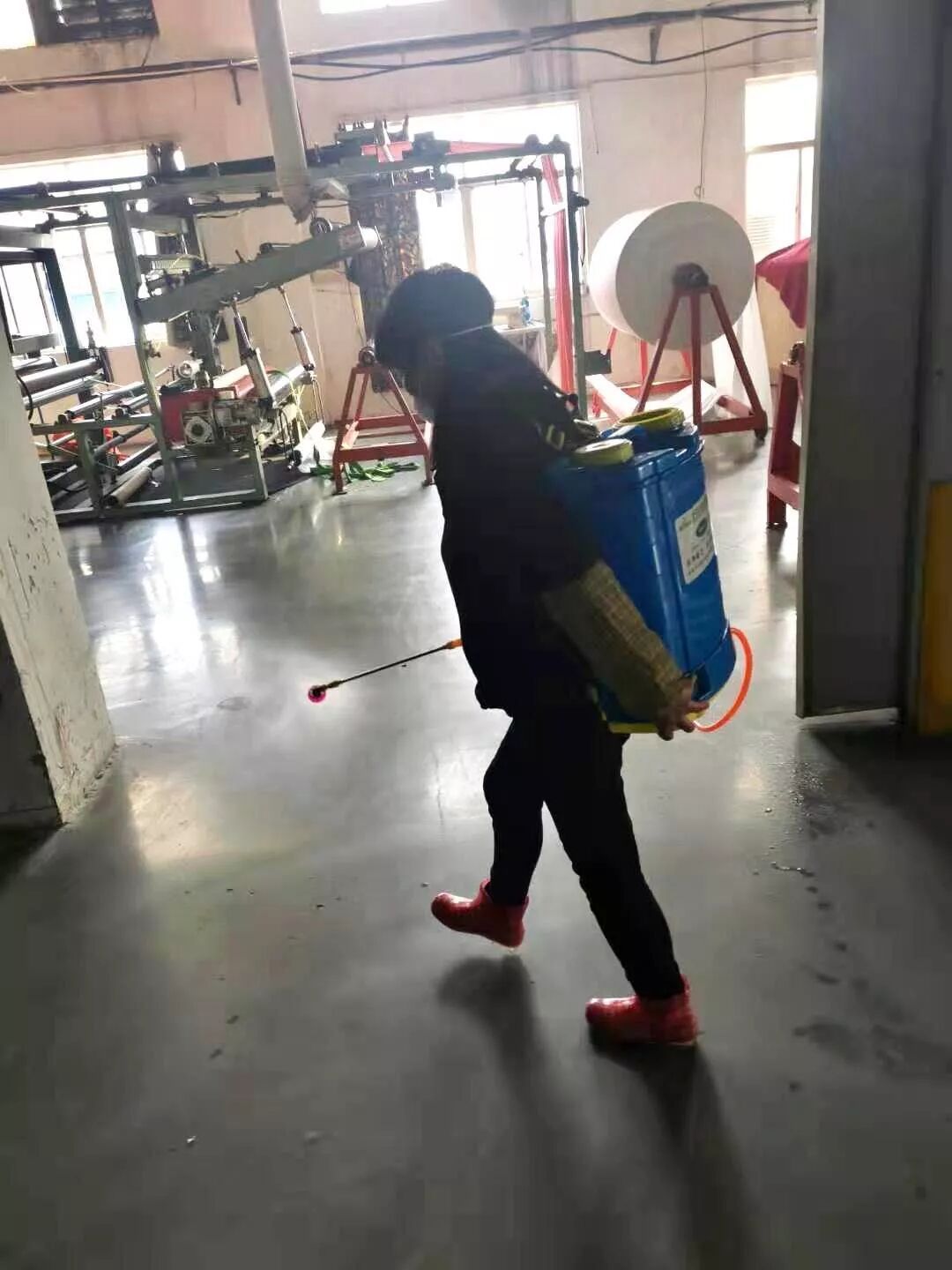 支援前线!TTK涂泰克加急生产捐赠抗菌防护服面料,共克时艰、战“疫”到底!