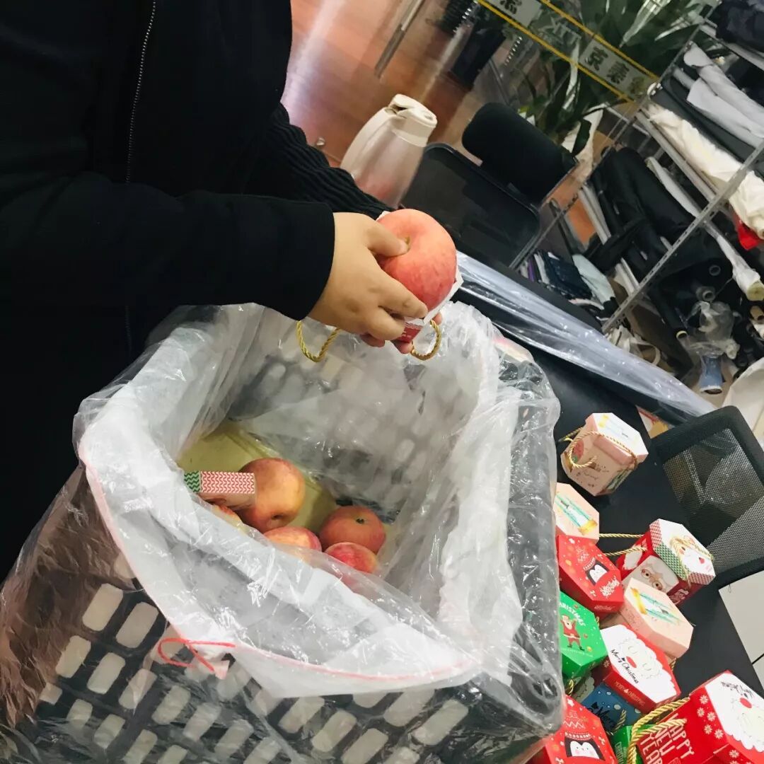 圣诞快乐!请查收这份来自TTK®涂泰克的节日祝福: