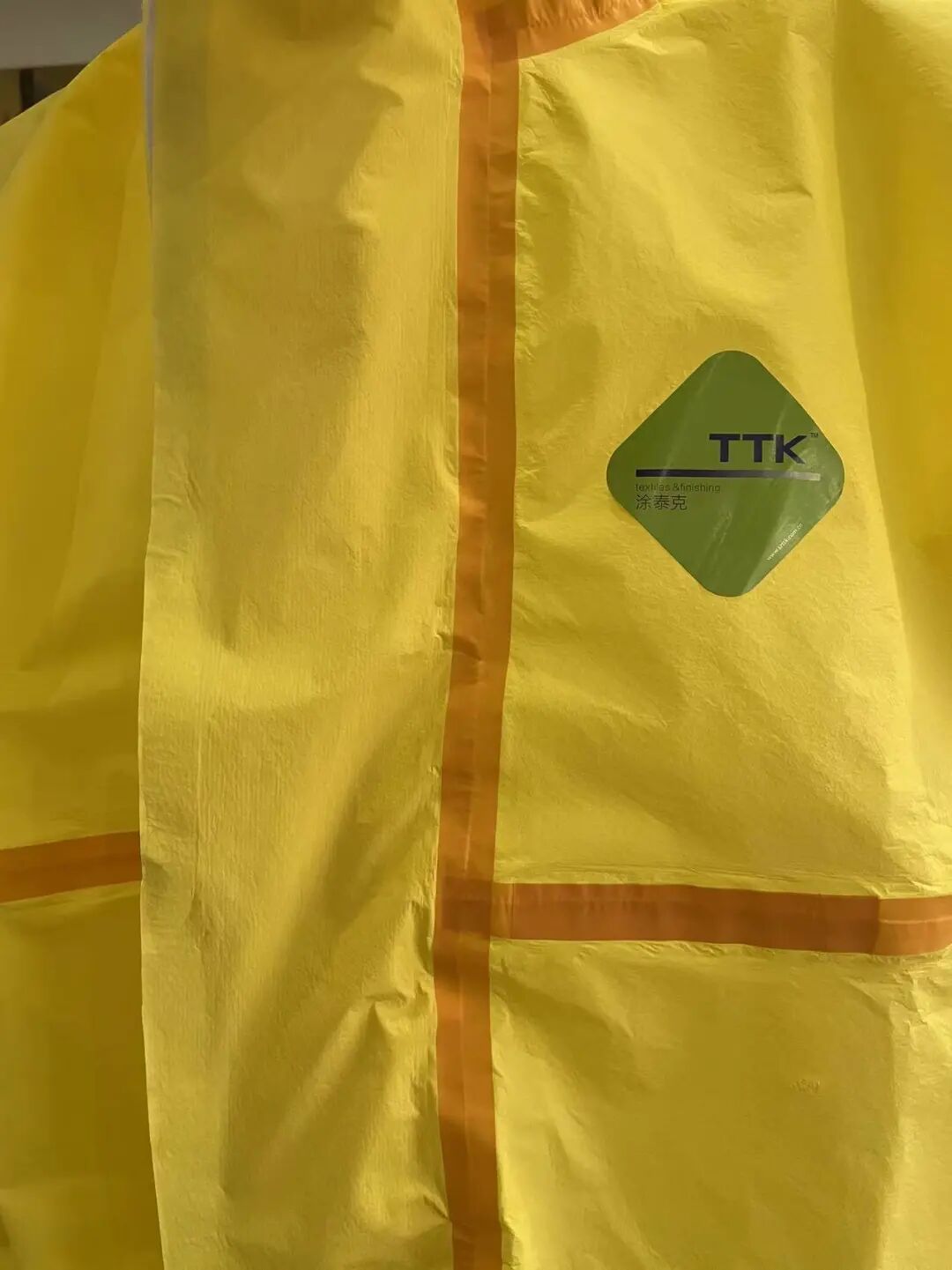 披黄甲，抗病毒 | 防控就是责任，TTK®黄色系抗病毒防化服应运而生！