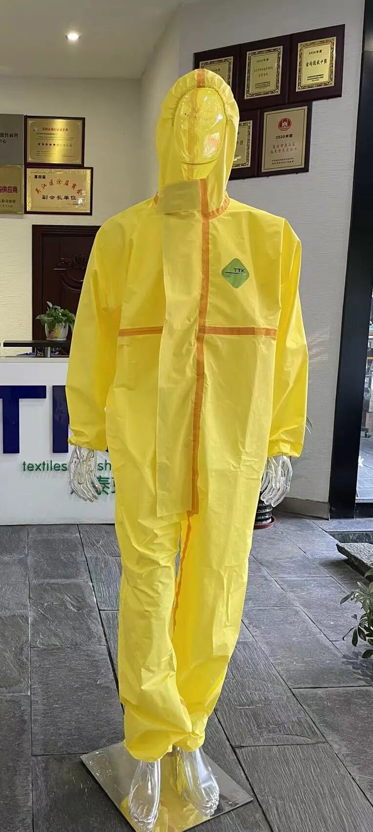 披黄甲，抗病毒 | 防控就是责任，TTK®黄色系抗病毒防化服应运而生！